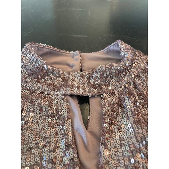 Cable & Gauge  Pink Sequin sleeveless lined keyhole blouse L. - Picture 6 of 11